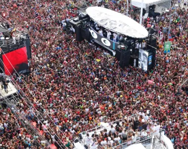 A abertura do Carnaval contou com Ivete Sangalo, BaianaSystem, Carlinhos Brown, Armandinho Macêdo e o bloco afro Ilê Ayê