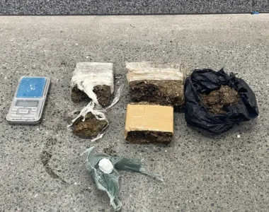 Polícia realizou a apreensão dos objetos juntamente à prisão do homem