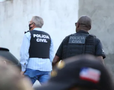 O crime aconteceu no dia 7 de novembro de 2023. Um deles estava com um mandado em aberto por tráfico de drogas