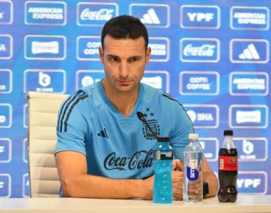 Lionel Scaloni em entrevista coletiva com a Argentina