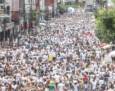 Povão aproveitou para paquerar na caminhada do Bonfim