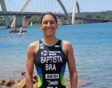 Triatleta segue internada em estado grave