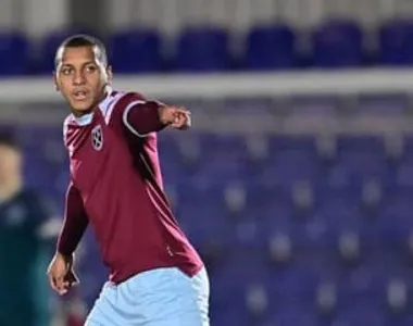 Zagueiro atua pelo West Ham da Inglaterra