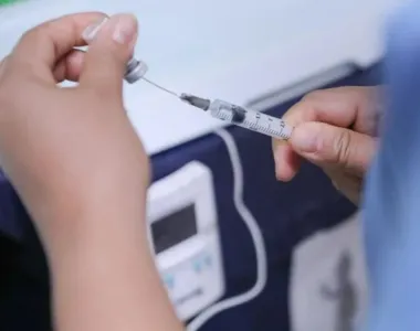 Vacinação segue neste domingo