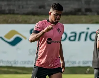 Marco Antônio, zagueiro do Vitória