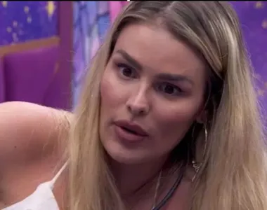 Yasmin Brunet se chateou ao descobrir que foi criticada pelas costas