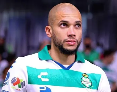 Defensor já atuou pela Seleção em 2013