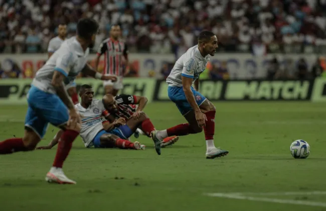 Imagem ilustrativa da imagem Bahia vacila, leva gol do São Paulo e segue no Z-4 do Brasileirão