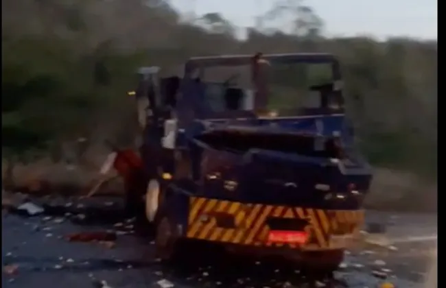 Imagem ilustrativa da imagem Bandidos explodem carro forte no Recôncavo e polícia caça suspeitos