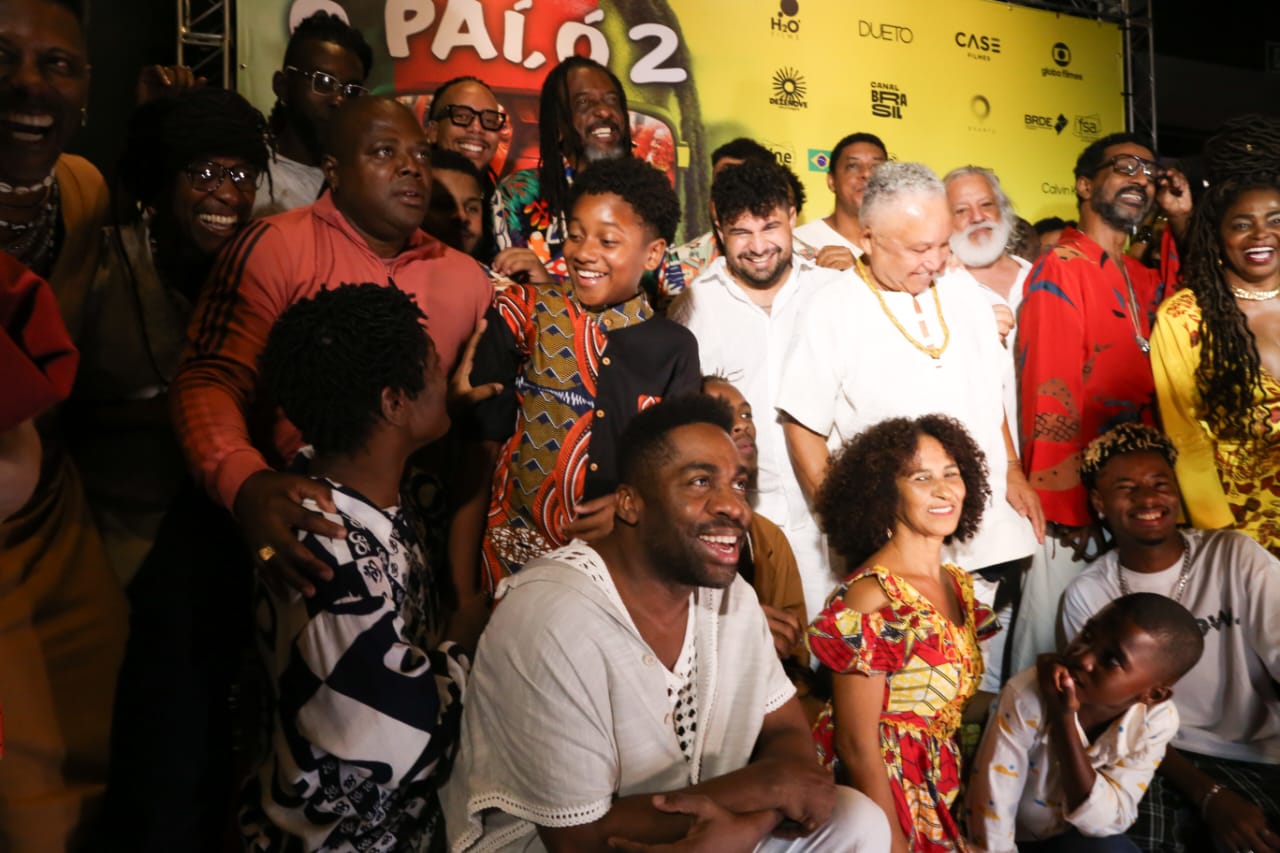 A Bahia FM leva você para assistir Ó PAÍ, Ó 2!