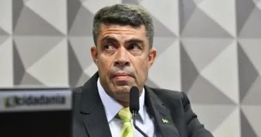 Imagem ilustrativa da imagem Ex-braço direito de Bolsonaro pode fechar acordo com o MP