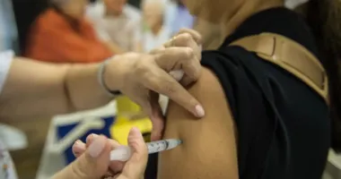 Imagem ilustrativa da imagem Vacinação contra gripe acontece em pontos de SSA neste sábado
