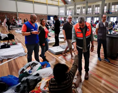 Reunião contou com representantes de movimentos sociais, entidades e deputadas