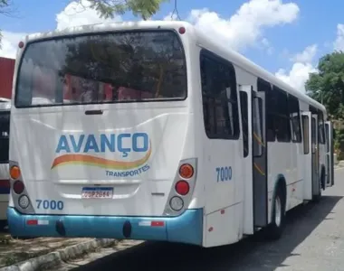 Ônibus da empresa Avanço