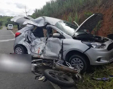 O motorista do carro relatou que estava com dores nas costas e foi levado para Fundação Hospitalar da cidade de Ibirataia