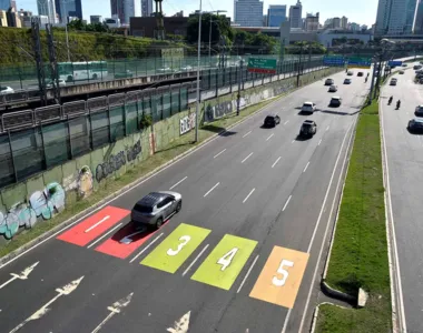 Avenida Luiz Viana Filho, a Paralela