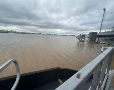 Aeroporto ficou completamente inundado