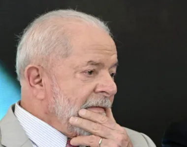 Candidato de ultradireita quer proibir Lula de pisar no país
