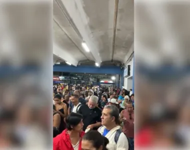 Terminal de Bom Despacho ficou superlotado na tarde deste domingo (5)