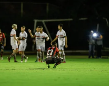 Vitória perde para o São Paulo jogando no Barradão