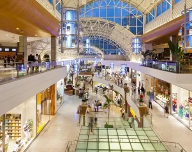 Shoppings da capital irão funcionar em horários especiais