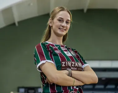 Alexsandra Uzelac, atleta do vôlei do Fluminense