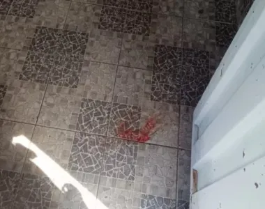Casa dicou com marcas de sangue da vítima
