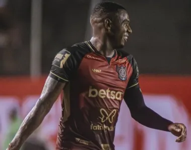O jogador se lesionou durante a partida contra o Palmeiras