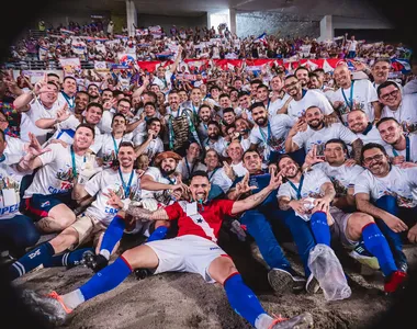 Jogadores fizeram a festa no estádio Rei Pelé