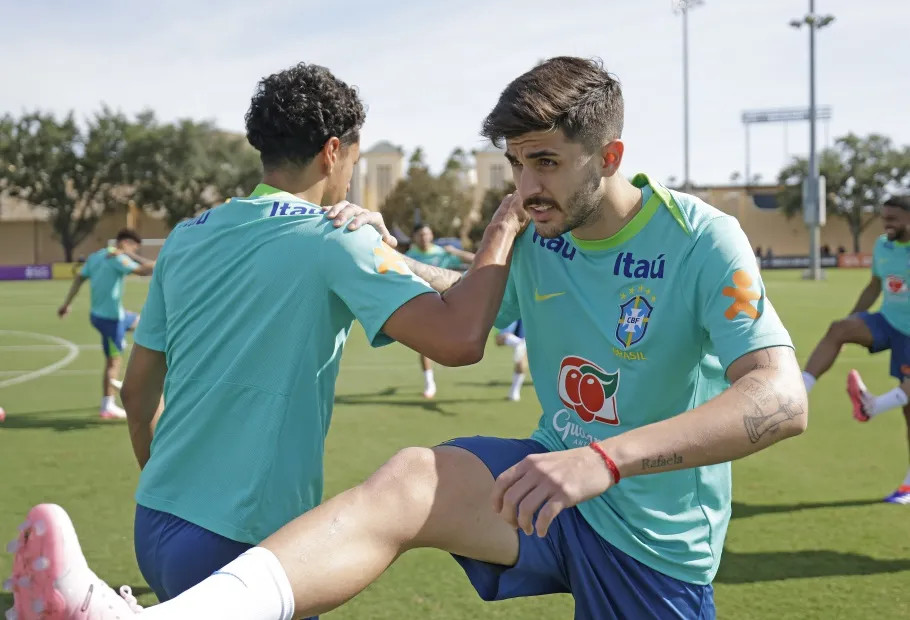 Beraldo e Marquinhos em treino da Seleção nos Estados Unidos