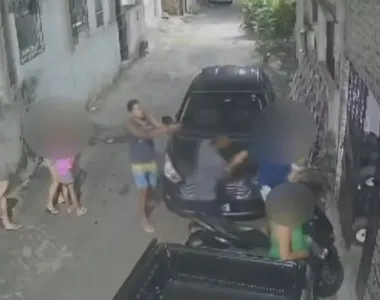 Homems roubam família em Salvador