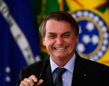 Bolsonaro prometeu manter pique de  menino novinho