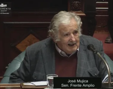 Mujica foi presidente e senador no Uruguai