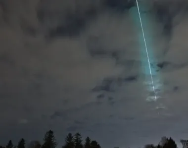 Fenômeno acontece no céu durante a noite