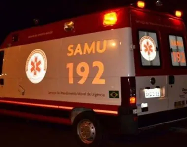 Vítima foi socorrida pelo Serviço de Atendimento Móvel de Urgência (SAMU)