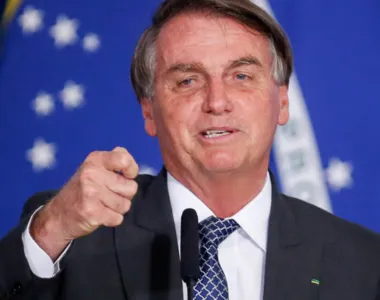 Bolsonaro pode ganhar honraria mesmo inelegível