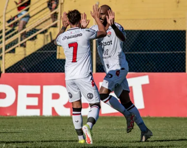 PK foi o melhor jogador da partida e marcou um golaço