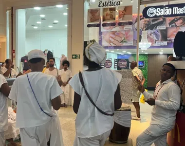 Protesto pacífico aconteceu neste sábado (25), dentro do Shopping Salvador Norte