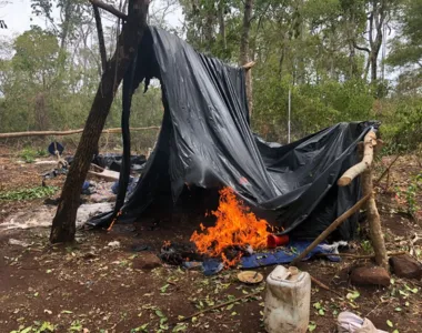 Acampamentos sendo destruídos