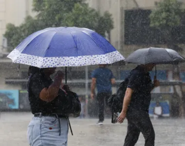 Chuva segue intensa em Salvador