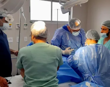 Cirurgião buco-maxilo-facial Maurício Porto realizou a cirurgia