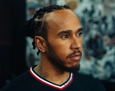 O piloto não conquista o primeiro lugar em uma corrida desde 2021