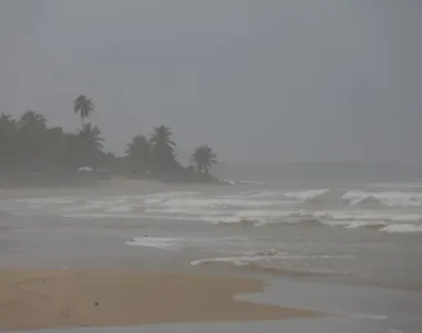 Caso tenha planos de sair de casa, é melhor não esquecer o guarda-chuva