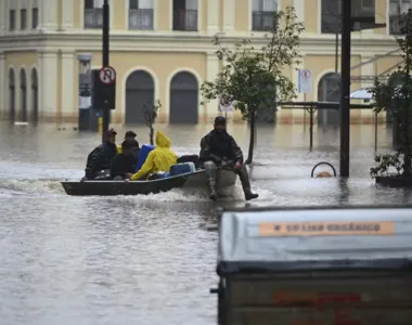 Lago no Rio Grande do Sul dá sinais de baixa após sufoco com enchentes no estado