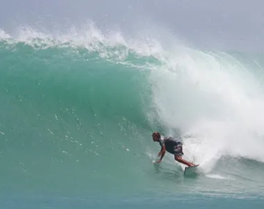 Gabriel Leal está na classificatória para a elite do surf brasileiro