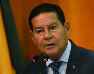 Ex-vice de Bolsonaro exaltou golpe