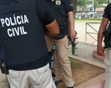 Ação é realizada por agentes da Polícia Civil em conjunto do Depom