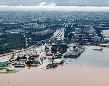 Mais de 130 mil pessoas tiveram de abandonar as casas em que vivem