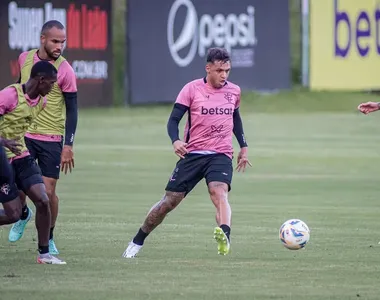 Daniel Jr. não participou da sessão de treinamentos na manhã desta sexta-feira (7)