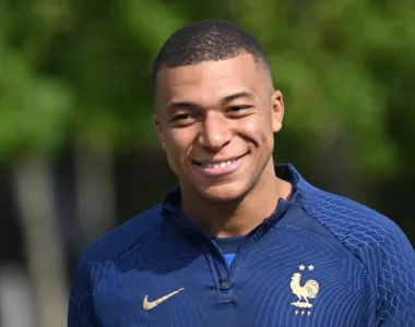 Mbappé já assinou todos os documentos necessários para ingressar no Real Madrid